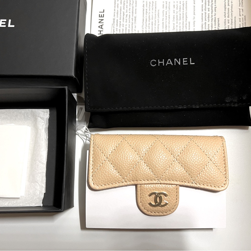 (Sold) NWT Chanel Classic Beige Flap Card Case
